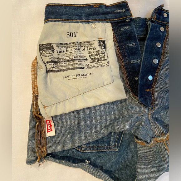 Levi’s 501® ORIGINAL HIGH RISE WOMEN'S SHORTS - Size 25 in “Silver Lake” - Picture 7 of 7